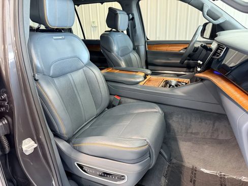 Used 2022 Jeep Grand Wagoneer Series II w/ Convenience Group III AWD/4WD image 33