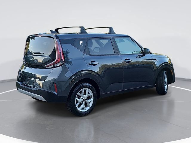 Used 2024 Kia Soul LX w/ Option Group 015 FWD image 3