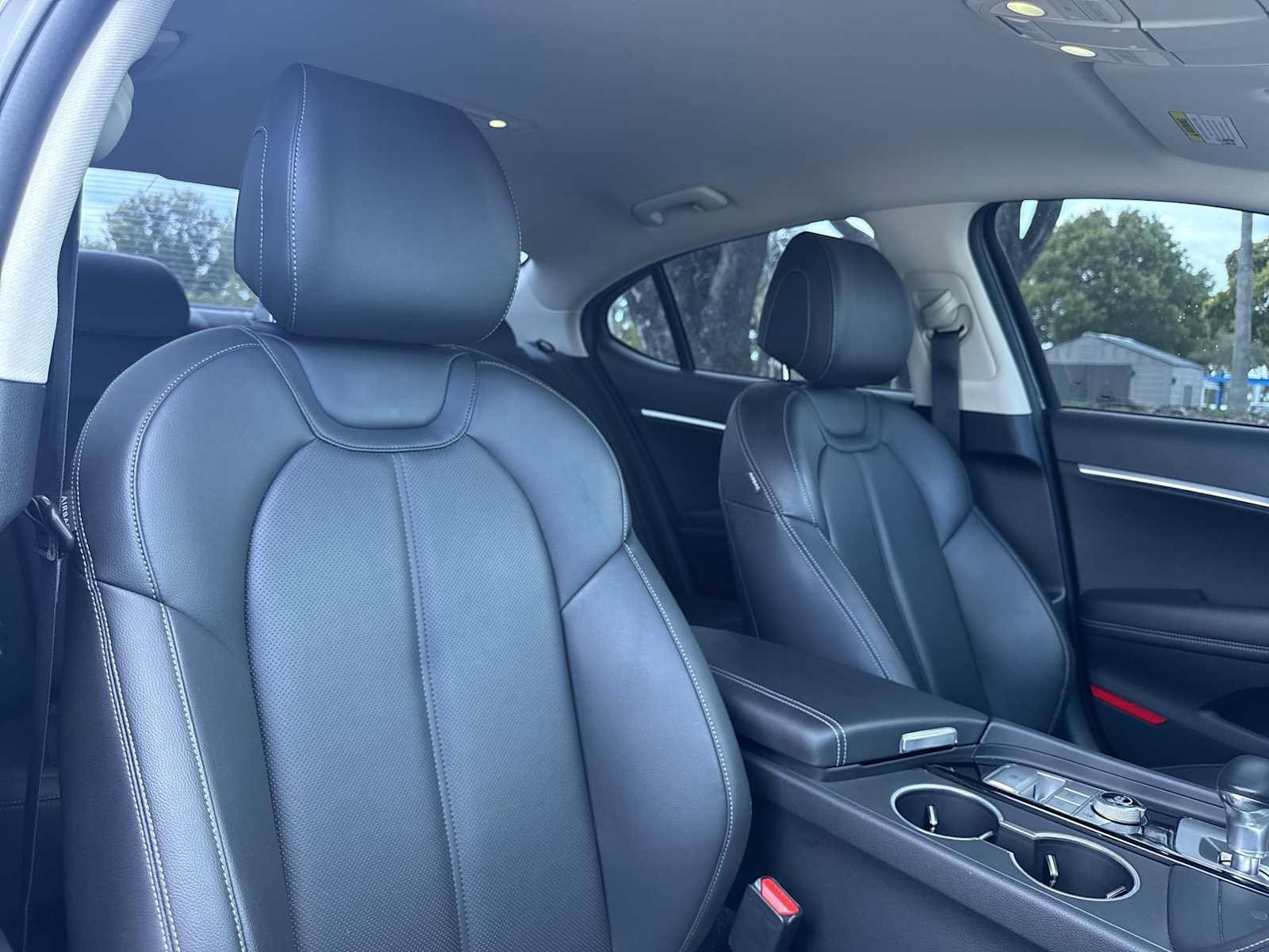 Used 2023 Genesis G70 2.0T RWD image 27