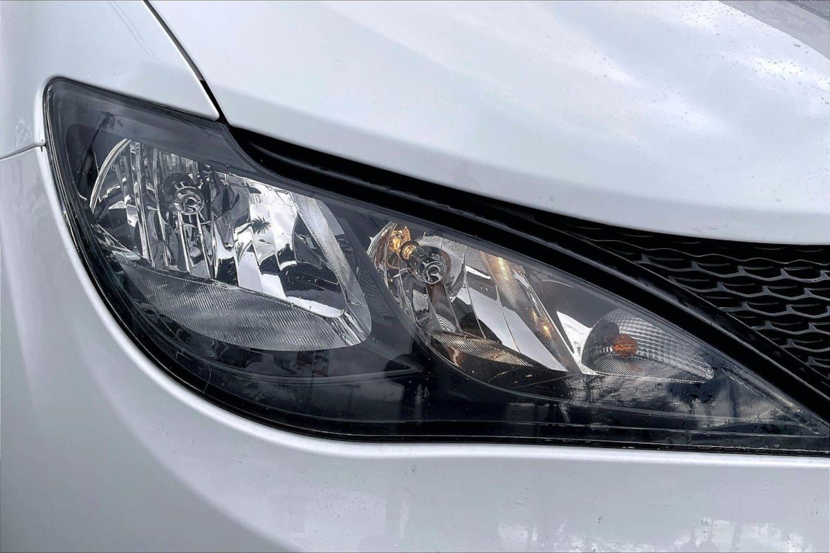 Used 2023 Chrysler Voyager LX FWD image 30