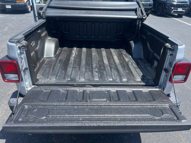 Used 2023 Jeep Gladiator Mojave w/ Cold Weather Group AWD/4WD image 26
