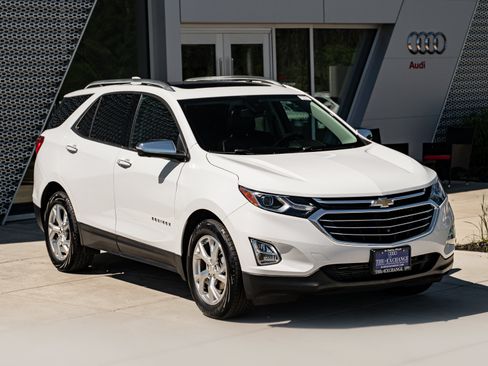 Used 2020 Chevrolet Equinox Premier FWD image 2