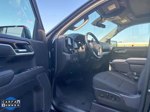 Used 2025 Chevrolet Silverado 1500 LT image 8