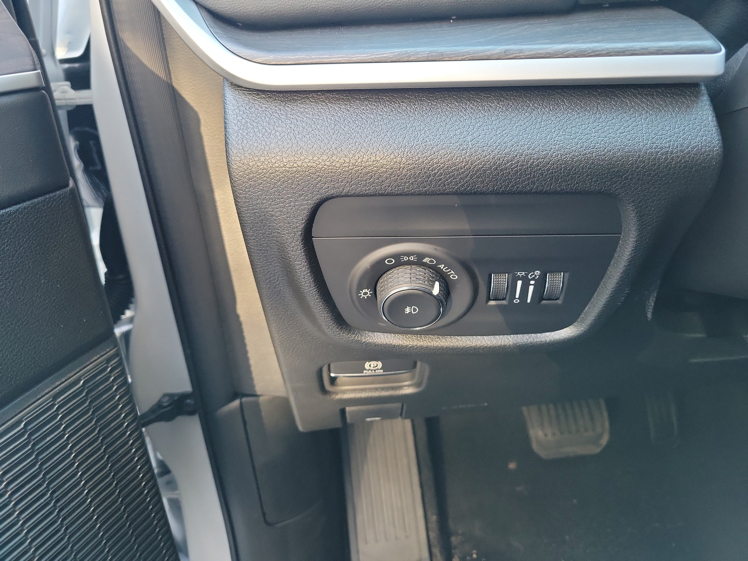 New 2027 Jeep Grand Cherokee Limited w/ Limited Altitude Package RWD image 28