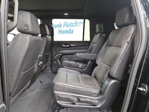 Used 2022 GMC Yukon XL Denali AWD/4WD image 18