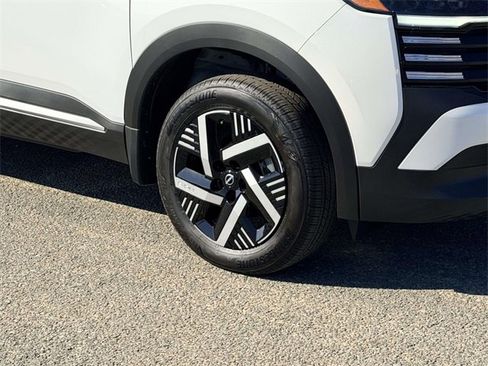 New 2026 Nissan Kicks SV image 7