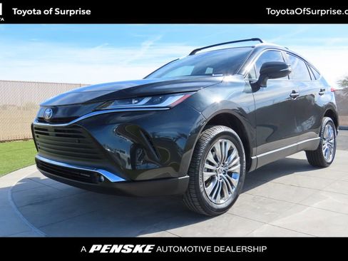 Used 2024 Toyota Venza XLE image 1