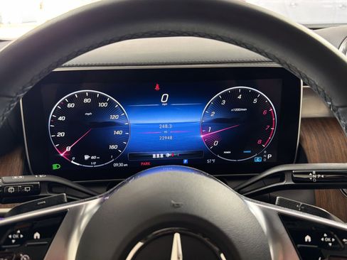 Used 2023 Mercedes-Benz GLC 300 4MATIC image 17