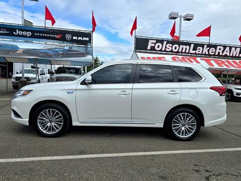 Used 2022 Mitsubishi Outlander SEL image 8