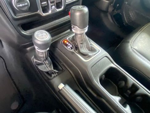 Used 2023 Jeep Wrangler Unlimited Sahara w/ Cold Weather Group AWD/4WD image 23