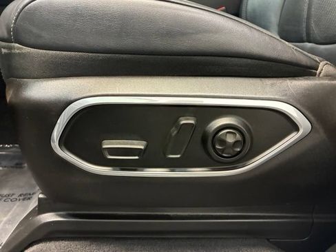 Used 2023 Jeep Wagoneer L Series III w/ Premium Group I AWD/4WD image 13