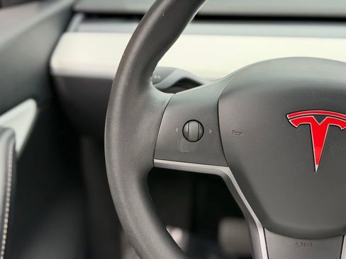 Used 2020 Tesla Model Y Long Range image 44