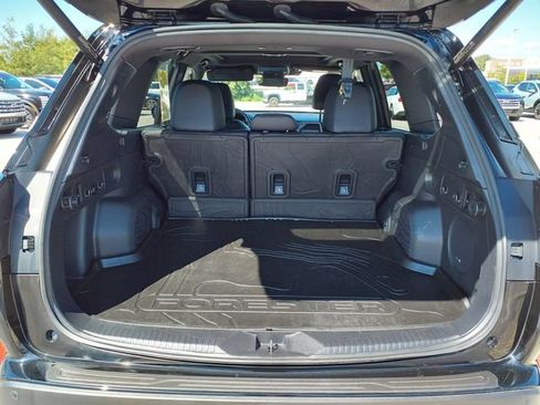 Used 2025 Subaru Forester Limited w/ Popular Package #2 AWD/4WD image 12