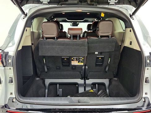 Used 2021 Toyota Sienna Platinum FWD image 23