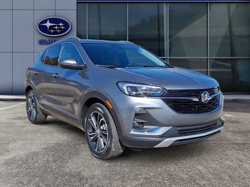 Used 2020 Buick Encore GX Essence image 3