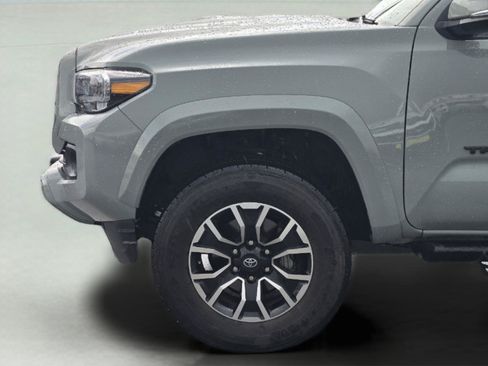 Used 2023 Toyota Tacoma TRD Sport w/ Technology Package RWD image 16
