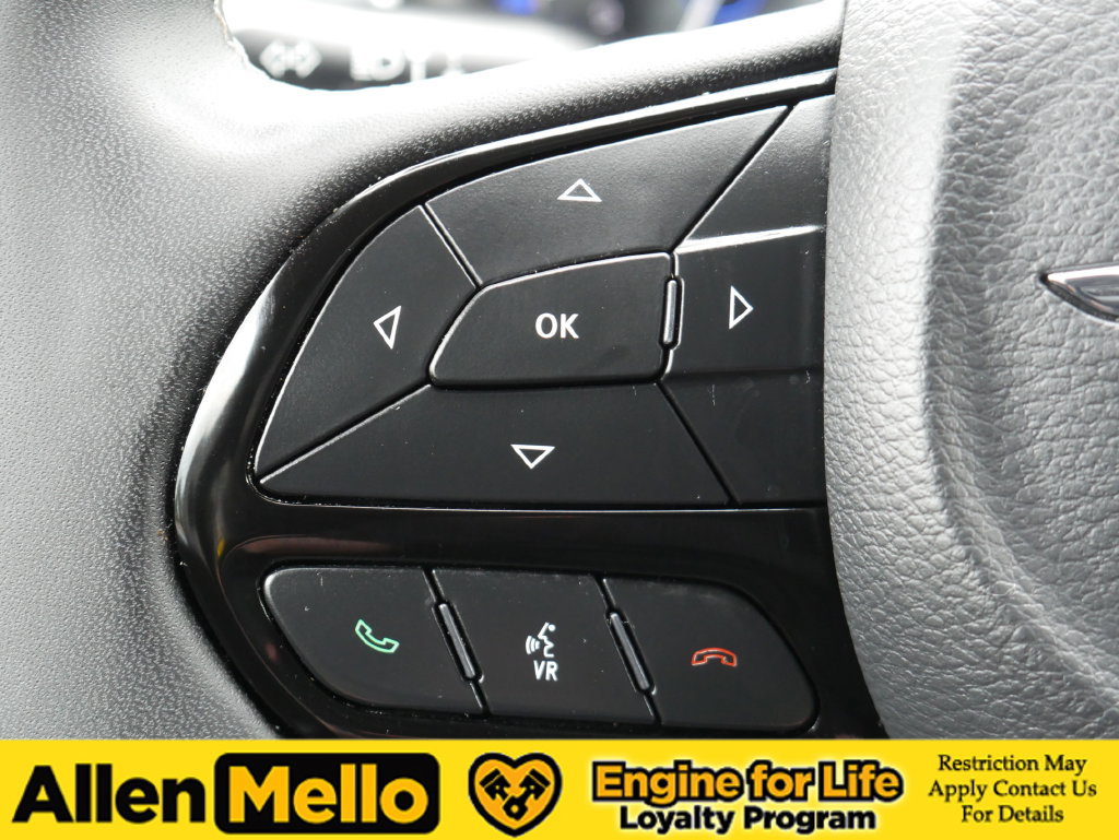 Used 2025 Chrysler Pacifica Limited FWD image 29