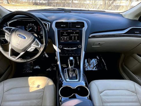 Used 2014 Ford Fusion SE w/ Equipment Group 202A image 16