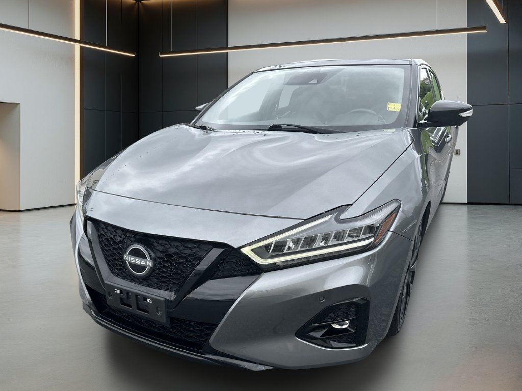 Used 2023 Nissan Maxima SR w/ Sport Mat Group FWD image 11