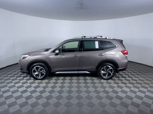 Used 2023 Subaru Forester Touring image 4