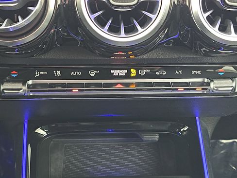 Certified 2022 Mercedes-Benz GLB 250 GLB 250 image 24