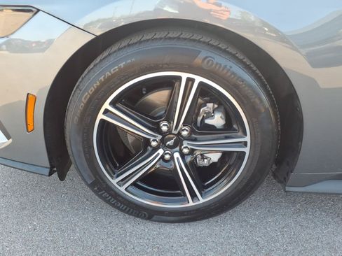 Used 2025 Ford Mustang Coupe RWD image 9