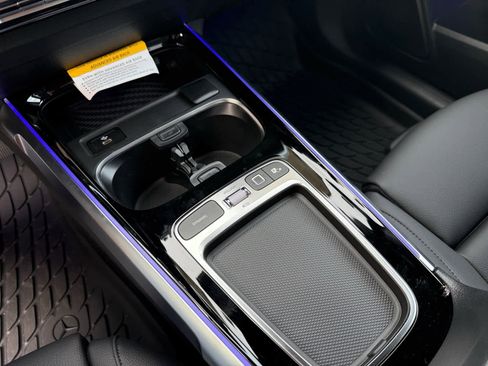 New 2025 Mercedes-Benz GLB 250 image 19