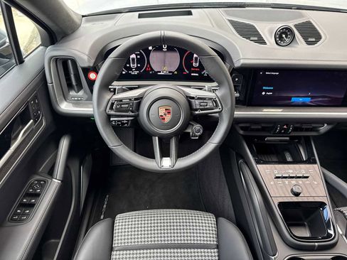 Certified 2026 Porsche Cayenne GTS image 15