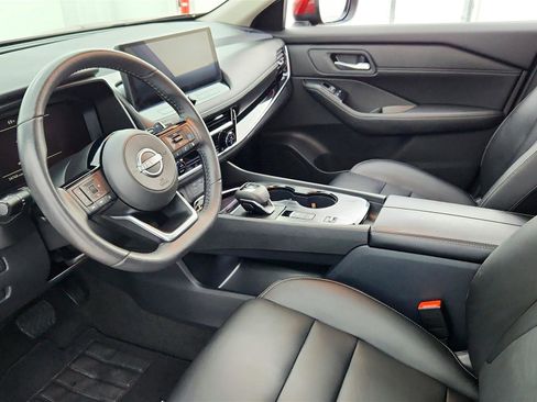 Used 2024 Nissan Rogue SL w/ SL Premium Package image 9