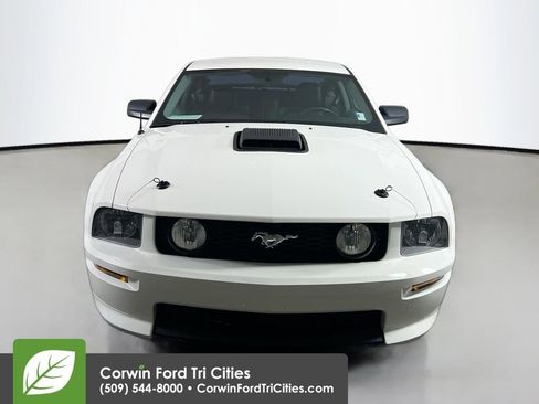 Used 2008 Ford Mustang GT Premium image 4