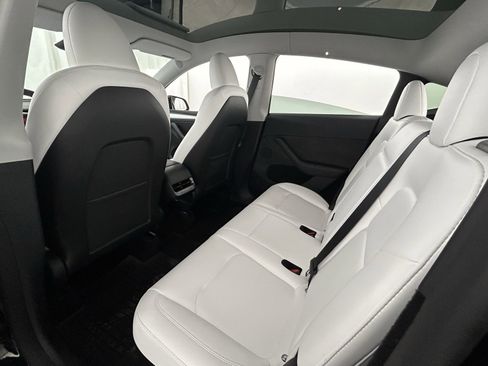 Used 2024 Tesla Model Y Performance image 28