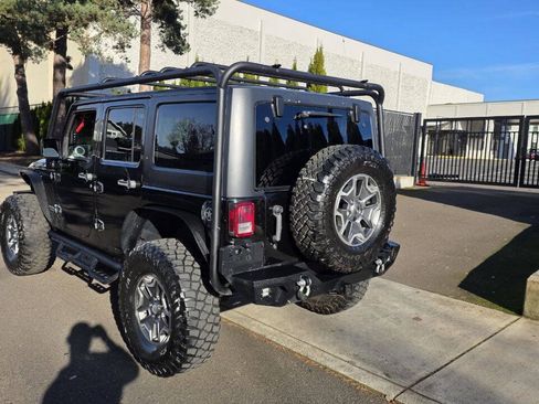 Used 2014 Jeep Wrangler Unlimited Rubicon w/ Connectivity Group AWD/4WD image 7