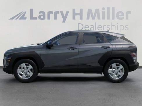 New 2026 Hyundai Kona SE image 3