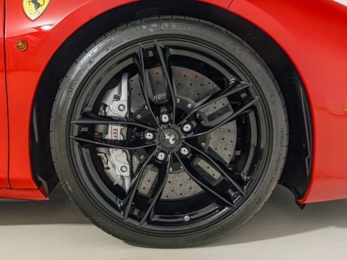 Used 2018 Ferrari 488 GTB RWD image 14