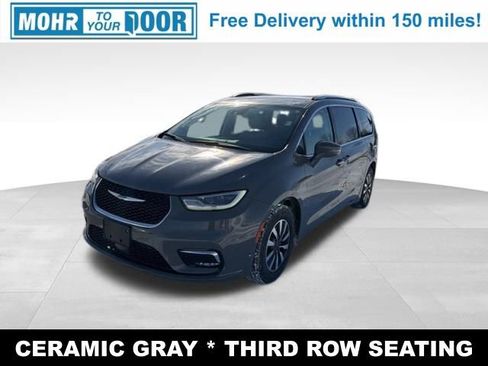 Used 2021 Chrysler Pacifica Touring-L image 1