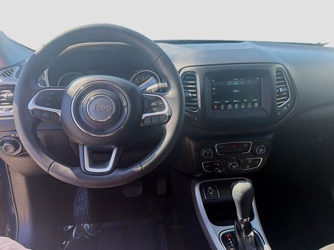 Used 2019 Jeep Compass Sport FWD image 10