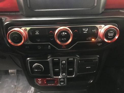 Used 2021 Jeep Gladiator Rubicon image 19