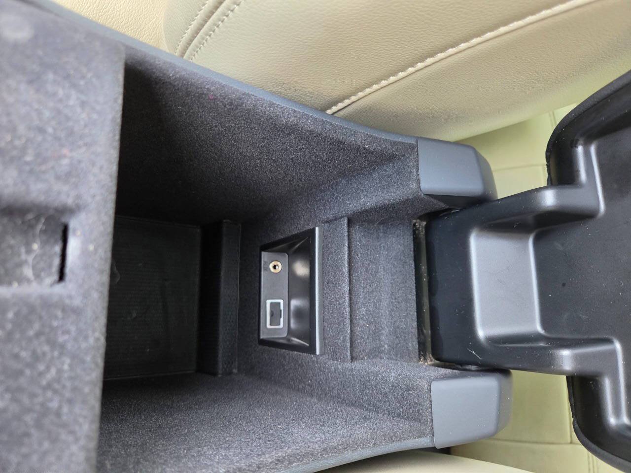 Used 2016 Volvo XC60 T6 Platinum w/ Climate Package AWD/4WD image 22