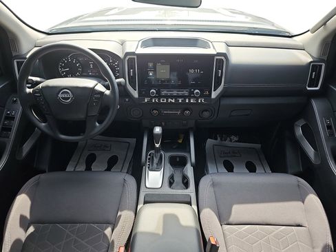 Used 2025 Nissan Frontier SV RWD image 10