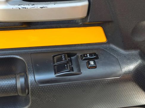 Used 2007 Toyota FJ Cruiser 4WD image 28