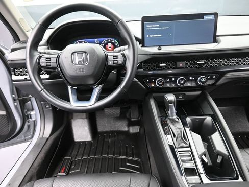 Used 2023 Honda Accord Touring image 17
