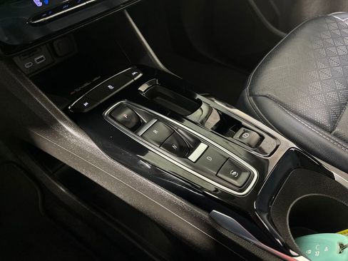 Used 2022 Chevrolet Bolt EUV LT w/ Convenience Package image 24