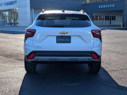 New 2026 Chevrolet Trax LT w/ Driver Confidence Package FWD image 4
