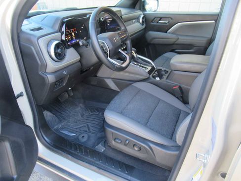 Used 2024 Chevrolet Colorado ZR2 image 20