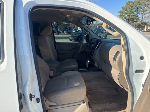 Used 2015 Nissan Frontier SV w/ SV Value Truck Package image 16