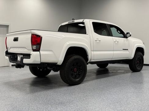 Used 2022 Toyota Tacoma TRD Sport w/ Technology Package AWD/4WD image 13