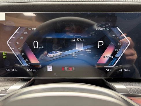 Used 2025 BMW i7 eDrive50 w/ Premium Package image 15