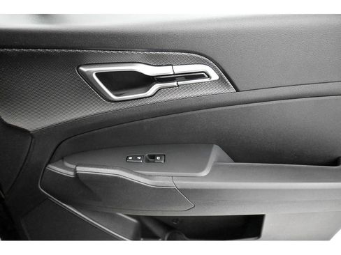 Used 2023 Kia Sportage LX image 16