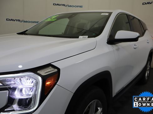 Used 2024 GMC Terrain SLE FWD image 13