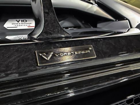Used 2021 Lamborghini Huracan EVO RWD image 6